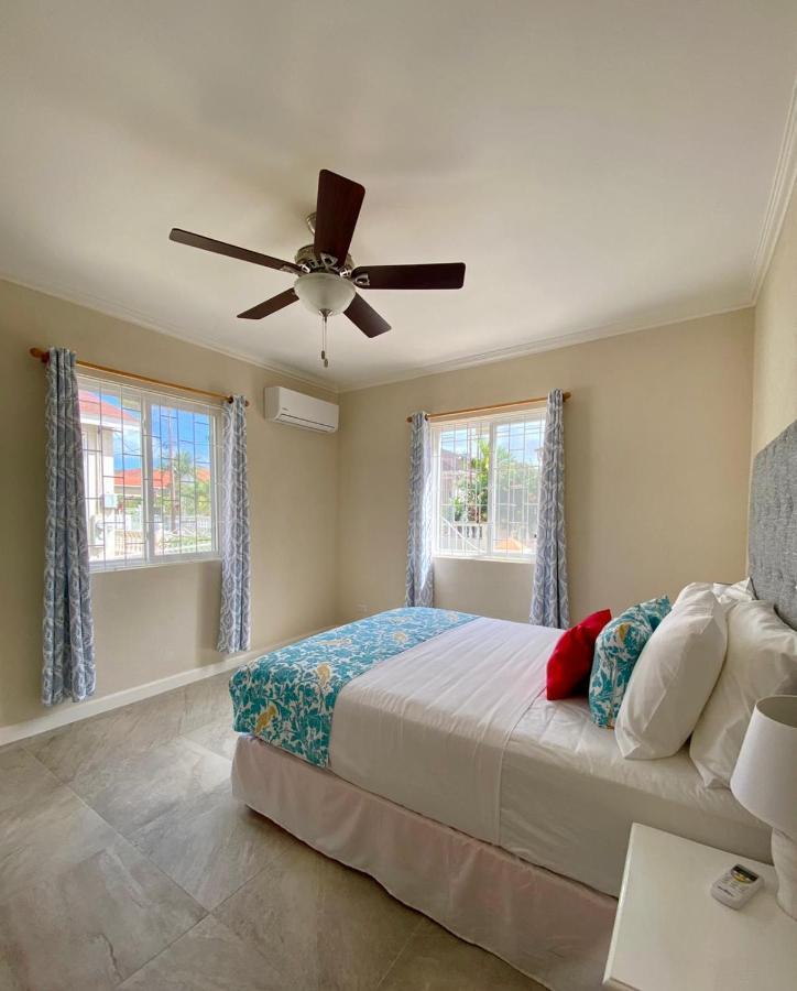 Ixoras Beach Apartments Saint Peter Εξωτερικό φωτογραφία