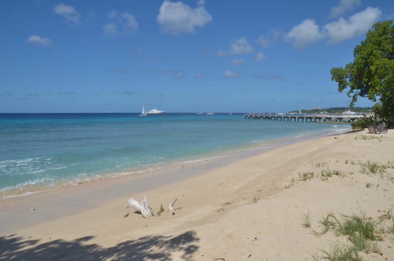 Ixoras Beach Apartments Saint Peter Εξωτερικό φωτογραφία