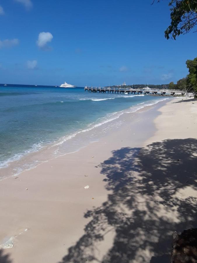 Ixoras Beach Apartments Saint Peter Εξωτερικό φωτογραφία