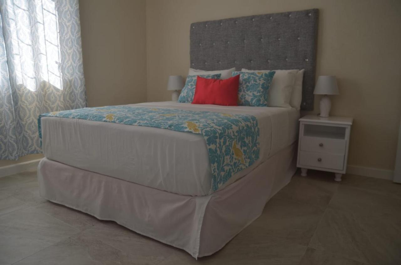 Ixoras Beach Apartments Saint Peter Εξωτερικό φωτογραφία